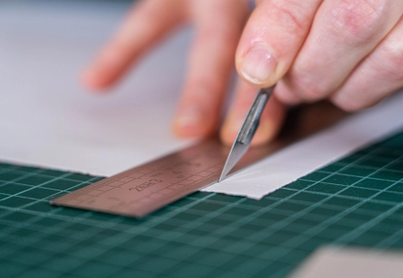 Reliure en soie, les liens de la Mémoire, apprendre à relier, cours de reliure à Caen, atelier de reliure en normandie, initiation à la reliure à Caen, faire soi-meme un carnet, créer un carnet, reliure japonaise, dorure, cuir, - Atelier de reliure à Caen